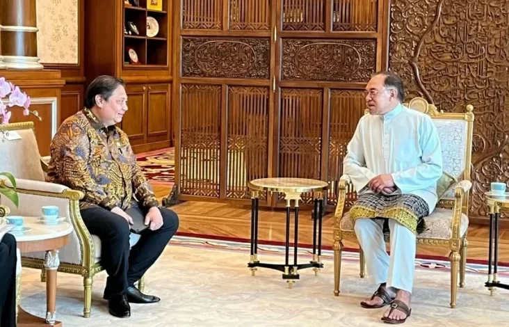 Airlangga Temui Anwar Ibrahim Merespons Kebijakan Trump